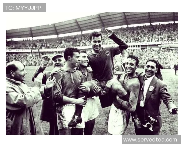 法国足球传奇球星盘点 与世界顶级球员的辉煌成就 法国足球传奇球星盘点 与世界顶级球员的辉煌成就