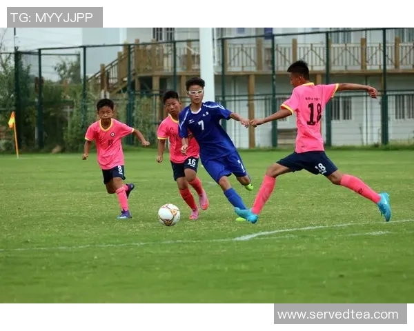 快乐足球传奇球星带你领略不一样的绿茵世界精彩瞬间